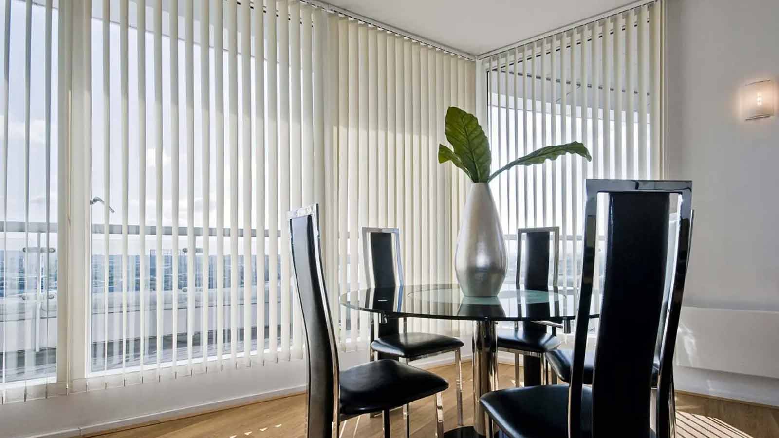 Which Way Should Vertical Blinds Face in Summer?