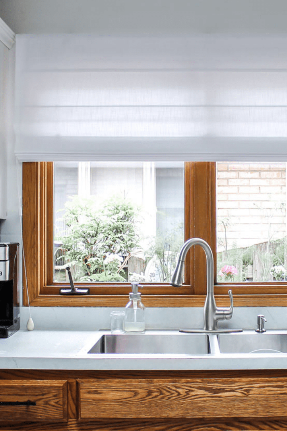 Selecting the Best Kitchen Window Treatments: Over the Sink